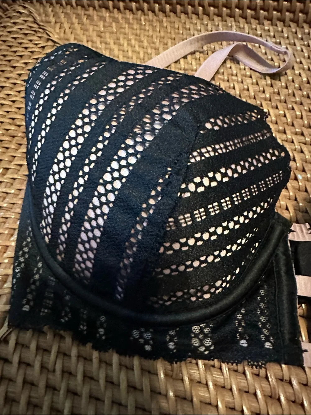 Victoria’s Secret Plunge Bra 34C Black Pink Lace Underwire Lined NWOT